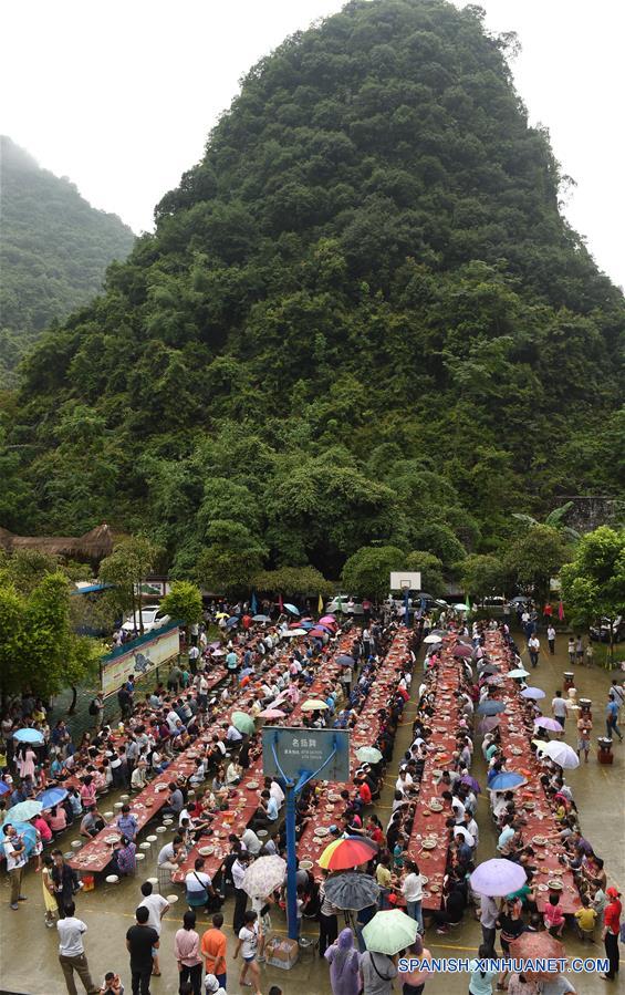(4)CHINA-GUANGXI-SOCIEDAD-FESTIVAL  