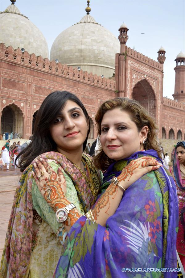 (5)PAKISTAN-LAHORE-SOCIEDAD-FESTIVAL