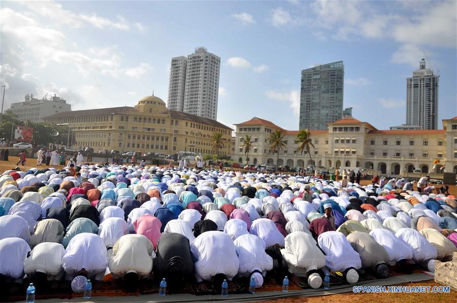 (2)SRI LANKA-COLOMBO-SOCIEDAD-FESTIVAL  