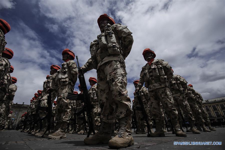 (7)COLOMBIA-BOGOTA-MILITARES-CEREMONIA