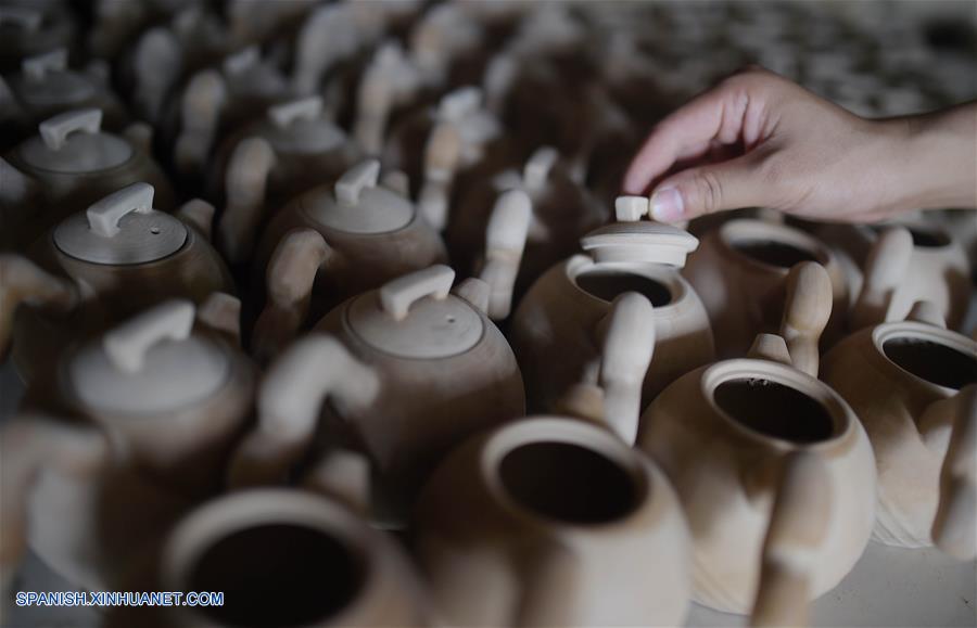 La cer&aacute;mica vidridada verde fue reconocida como parte del patrimonio cultural de Sichuan en 2009.