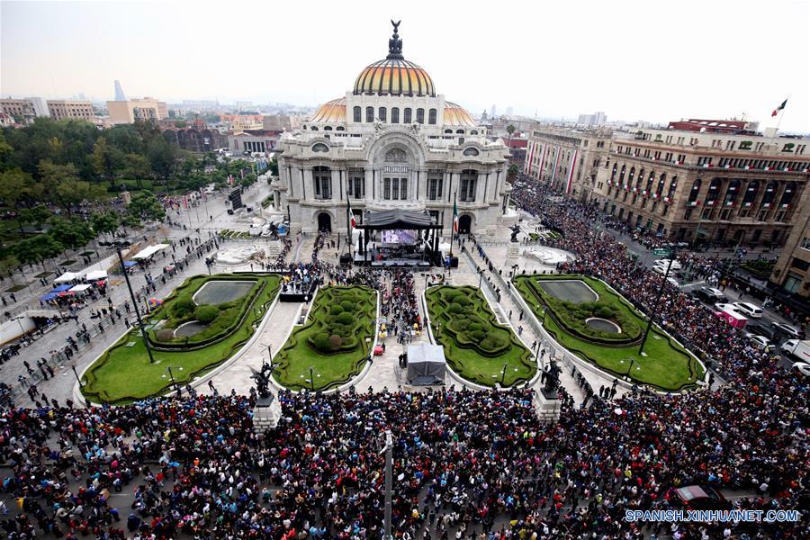 (19)MEXICO-CIUDAD DE MEXICO-MUSICA-JUAN GABRIEL