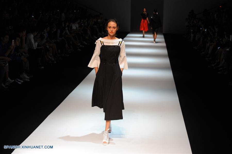 Semana de la Moda de Shanghai: creaciones de Xiaofu Tan