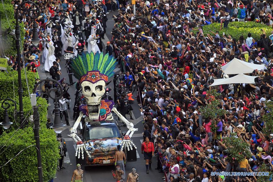 (13)MEXICO-CIUDAD DE MEXICO-SOCIEDAD-DIA MUERTOS