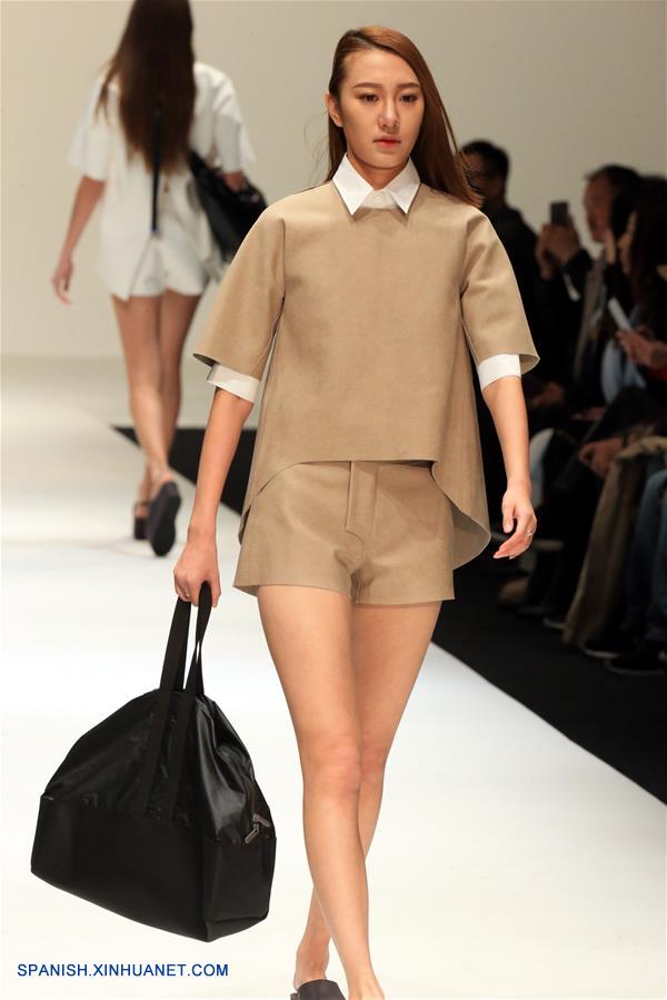 Semana de la Moda de China: Modelos presentan bolsas de mano creadas por Liu Shengyi