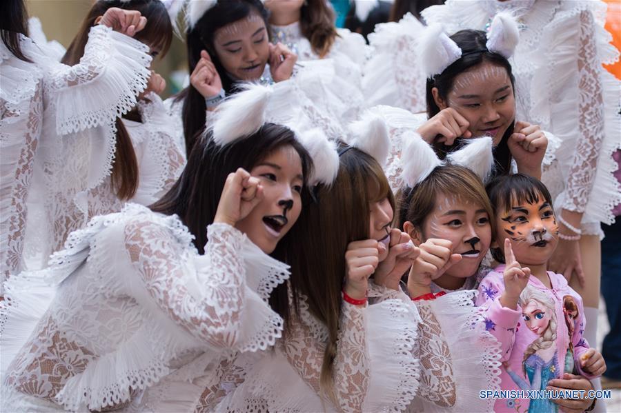 (3)CHINA-MACAO-SOCIEDAD-DESFILE
