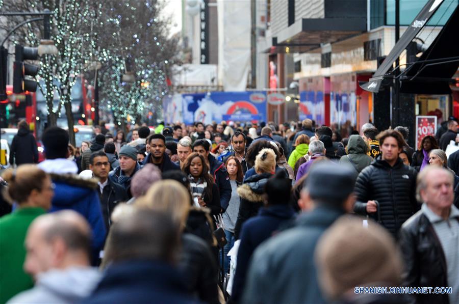 (3)REINO UNIDO-LONDRES-SOCIEDAD-NAVIDAD