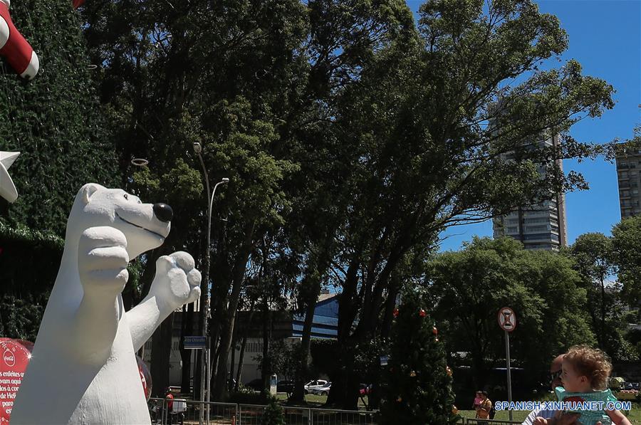 (2)BRASIL-SAO PAULO-SOCIEDAD-NAVIDAD