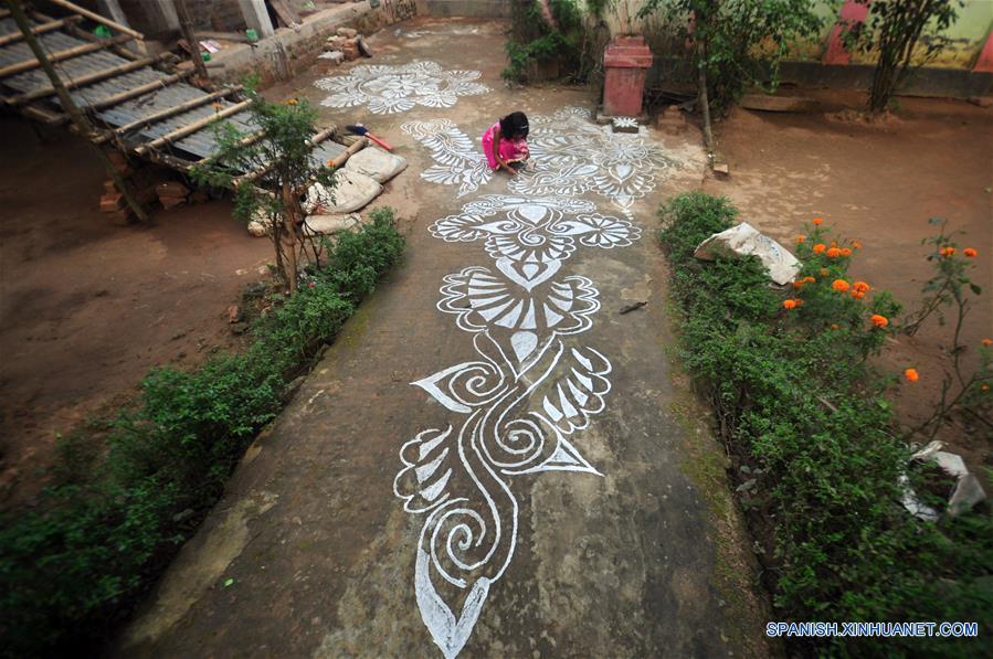 (1)INDIA-AGARTALA-SOCIEDAD-FESTIVIAL