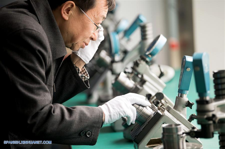 (4)CHINA-ZHEJIANG-INDUSTRIA-ROBOTS  