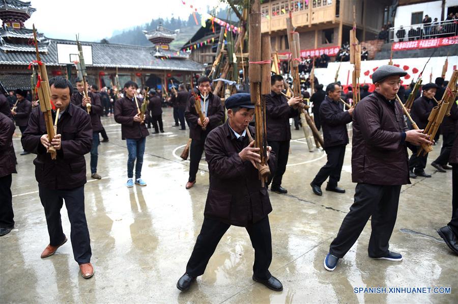 (2)CHINA-GUIZHOU-SOCIEDAD-FESTIVAL