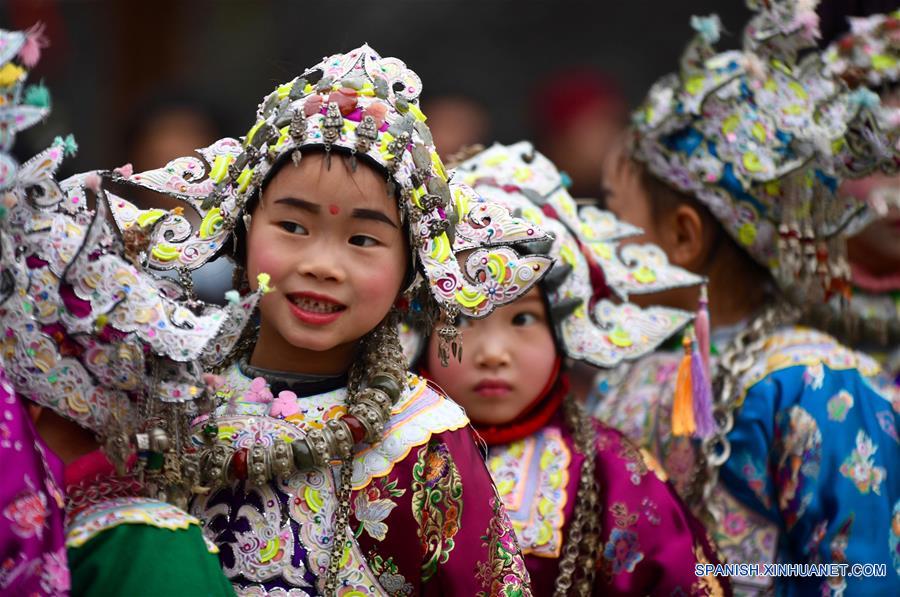 (3)CHINA-GUIZHOU-SOCIEDAD-FESTIVAL