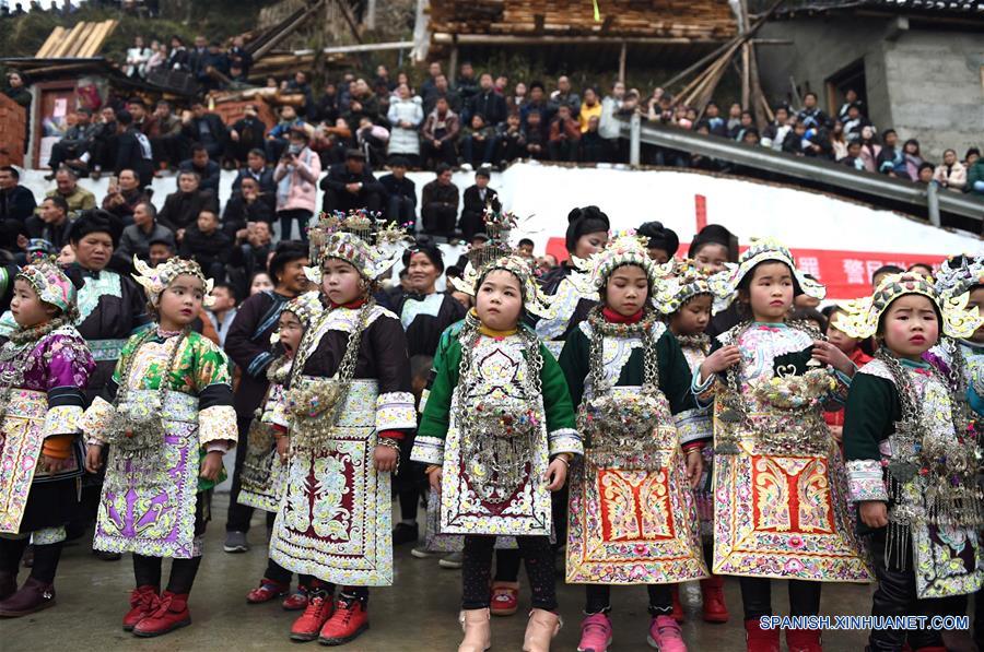 (6)CHINA-GUIZHOU-SOCIEDAD-FESTIVAL