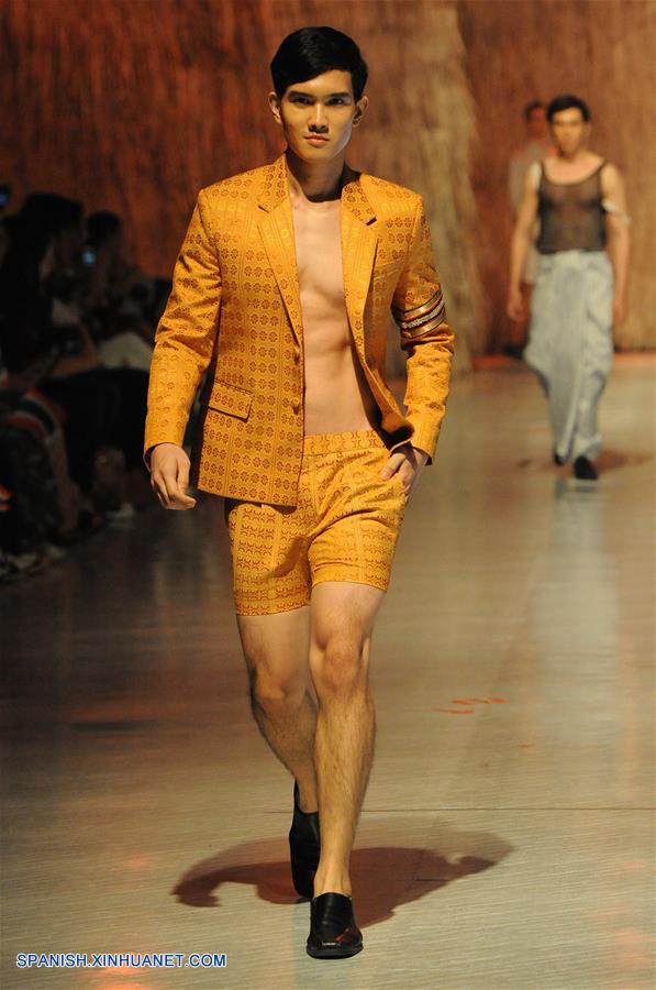 (2)TAILANDIA-BANGKOK-MODA-DESFILE