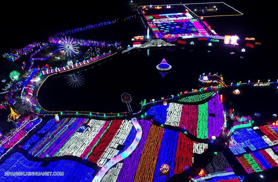 (2)CHINA-HEBEI-FESTIVAL-LUCES