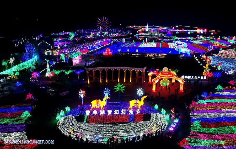 (3)CHINA-HEBEI-FESTIVAL-LUCES