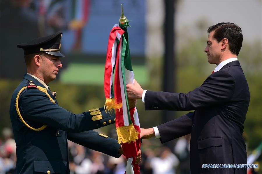 (4)MEXICO-CIUDAD DE MEXICO-DIA BANDERA