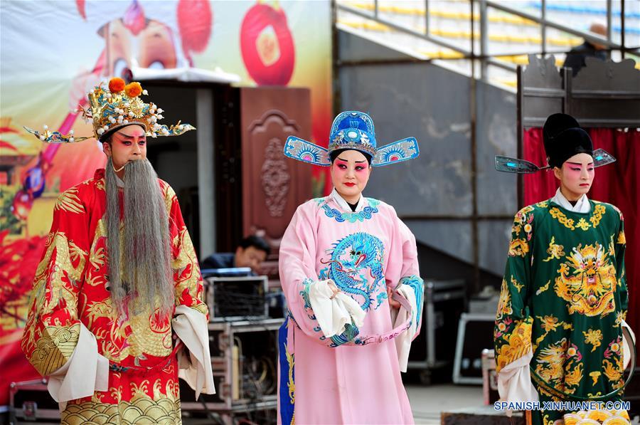 (2)CHINA-SHAANXI-PRIMAVERA-CELEBRACION