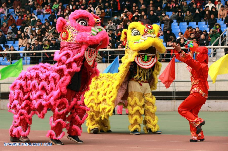 (9)CHINA-HUBEI-FESTIVAL LINTERNA