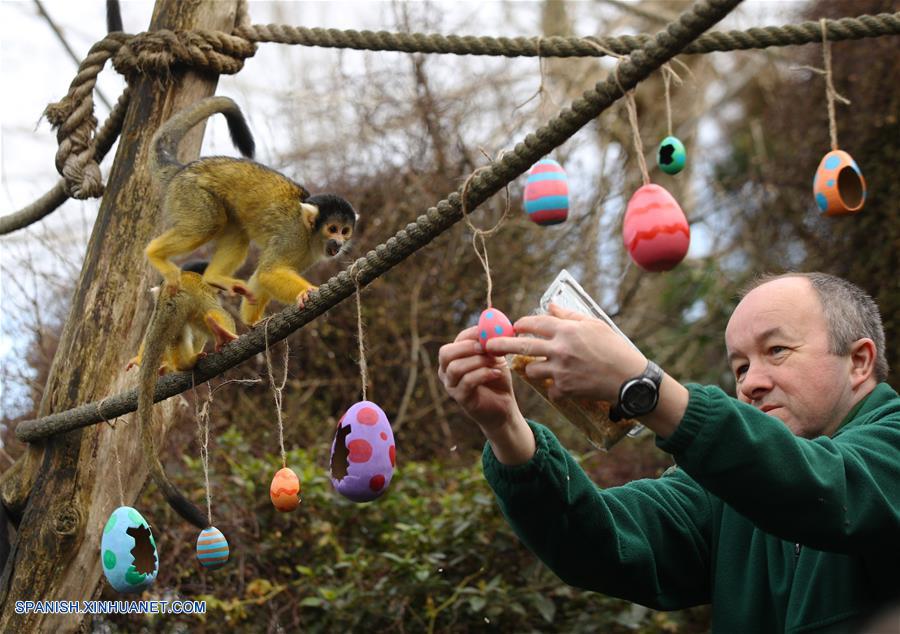 (4)REINO UNIDO-LONDRES-PASCUA-ZOOLOGICO