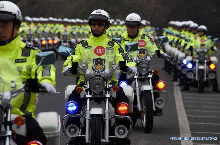 (3)CHINA-SHANDONG-POLICIA-ENTREGA MOTOCICLETAS