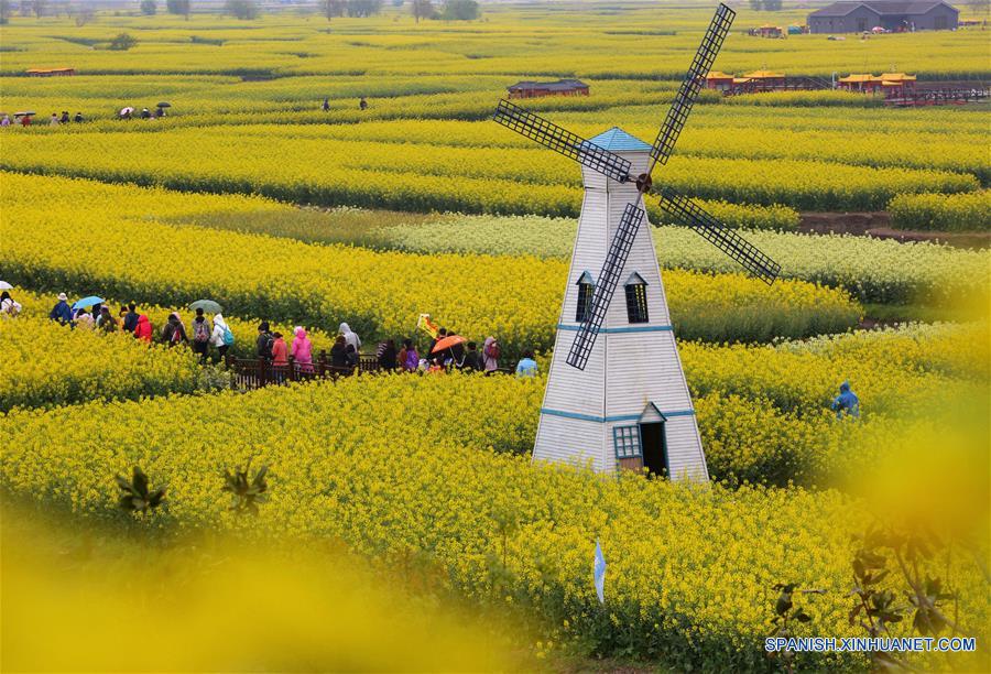 (1)CHINA-JIANGSU-FESTIVAL QINGMING