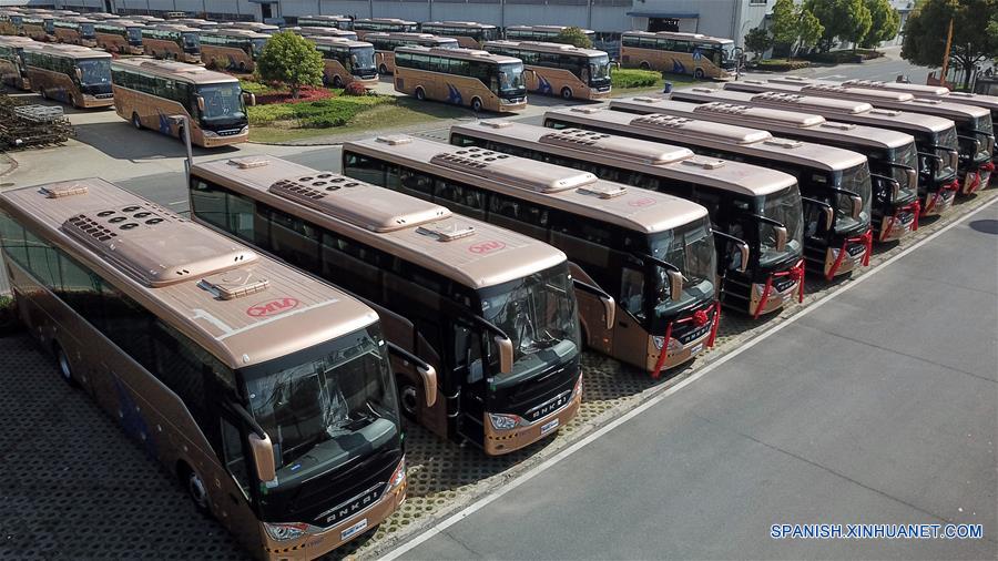 (2)CHINA-ANHUI-AUTOBUSES-EXPORTACION