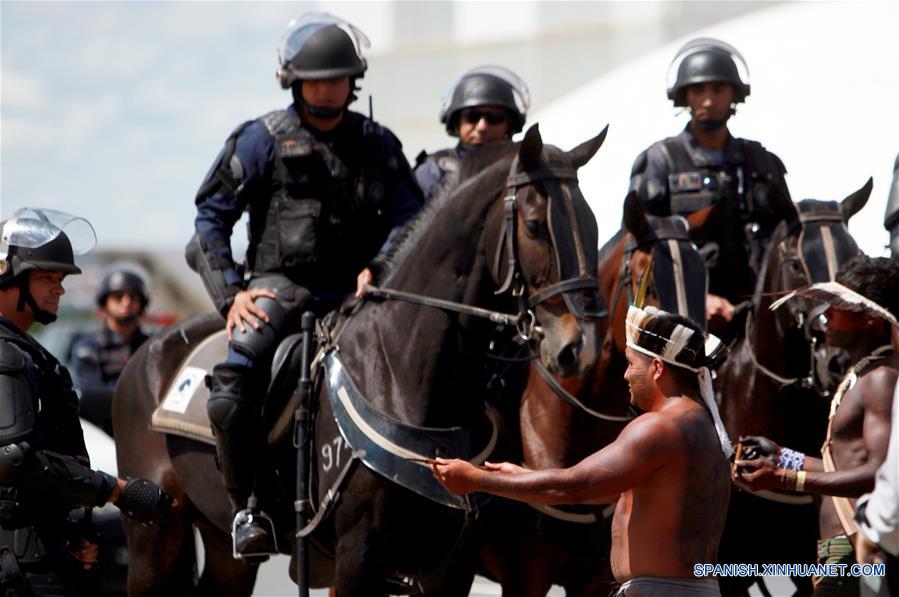 (3)BRASIL-BRASILIA-MANIFESTACION