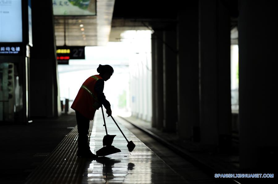 (8)CHINA-GUIZHOU-DIA DEL TRABAJO  