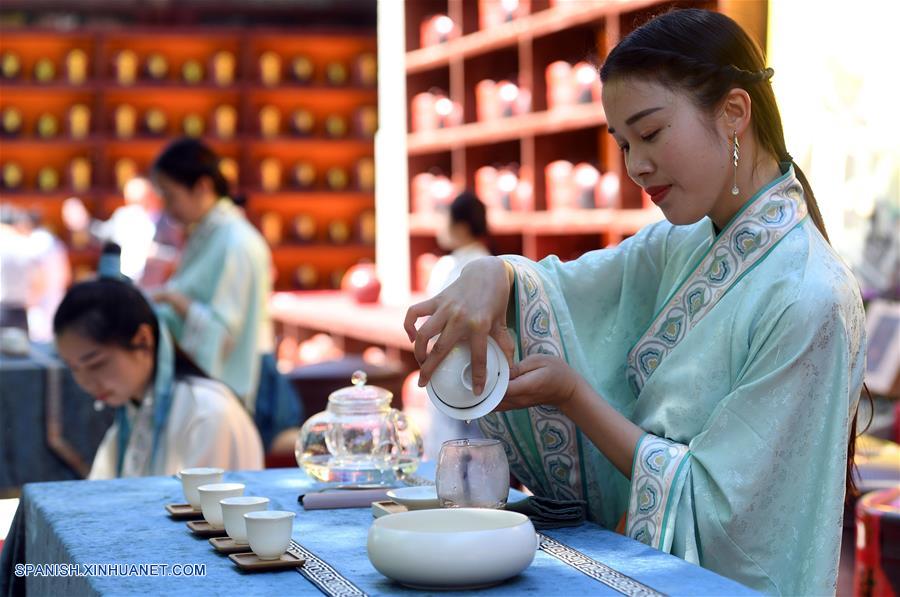 (3)CHINA-BEIJING-CULTURA-TE-CEREMONIA