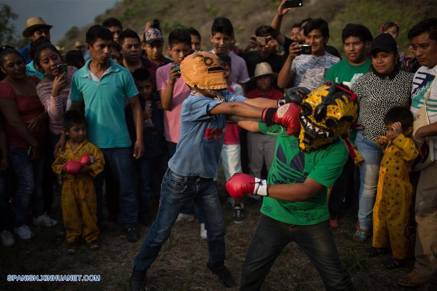 (4)MEXICO-GUERRERO-RITUAL-PELEA DE TIGRES