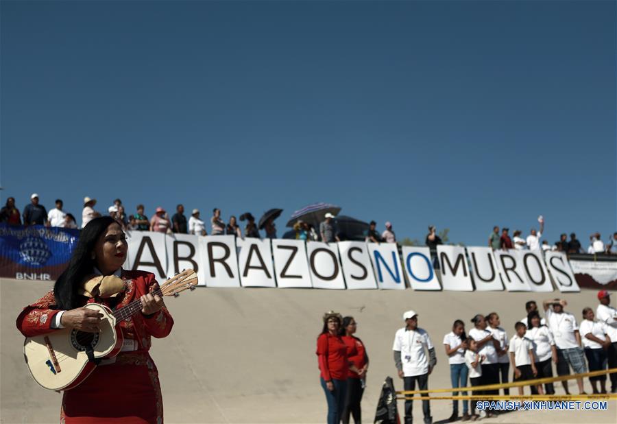 (4)MEXICO-CIUDAD JUAREZ-ABRAZOS NO MUROS-REUNION