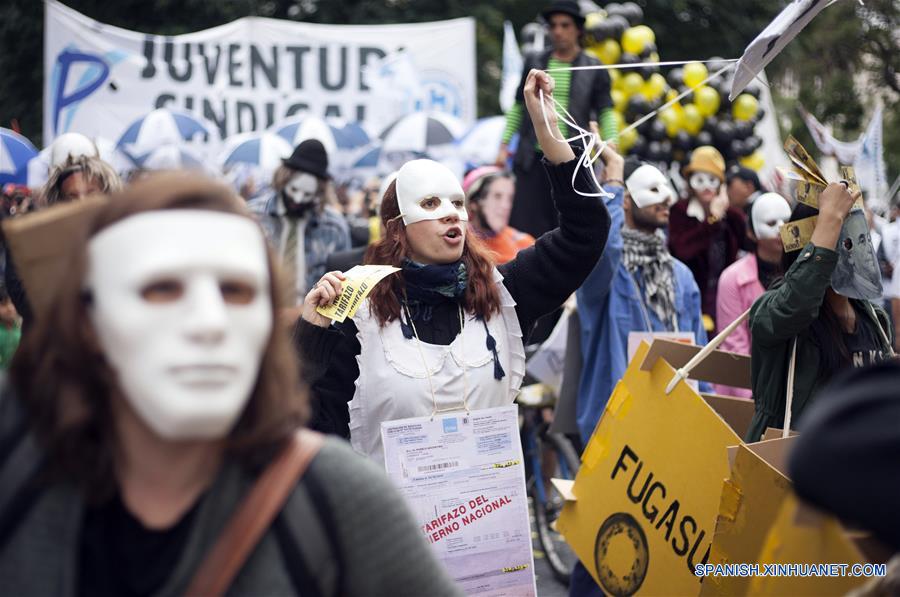 (4)ARGENTINA-BUENOS AIRES-FMI-PROTESTA