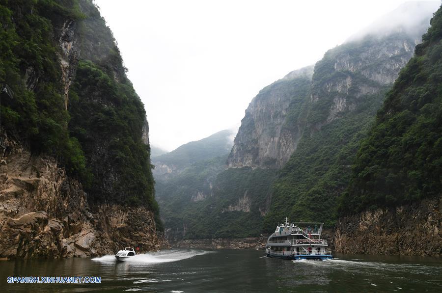 (1)CHINA-CHONGQING-GARGANTA