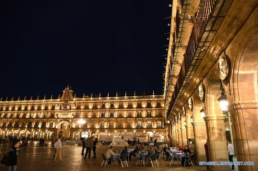 (2)ESPAÑA-SALAMANCA-VIDA COTIDIANA