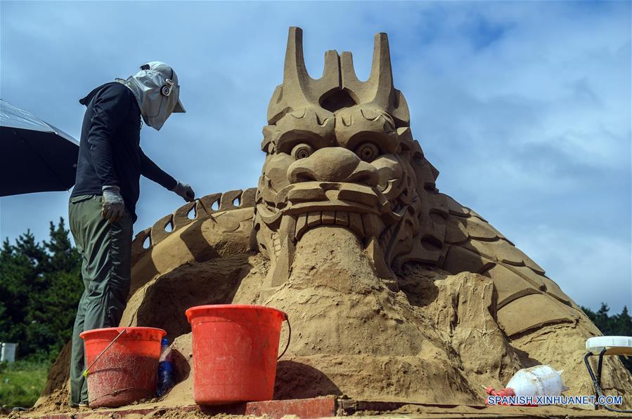 CHINA-ZHEJIANG-ESCULTURA DE ARENA-FESTIVAL-PREPARACION