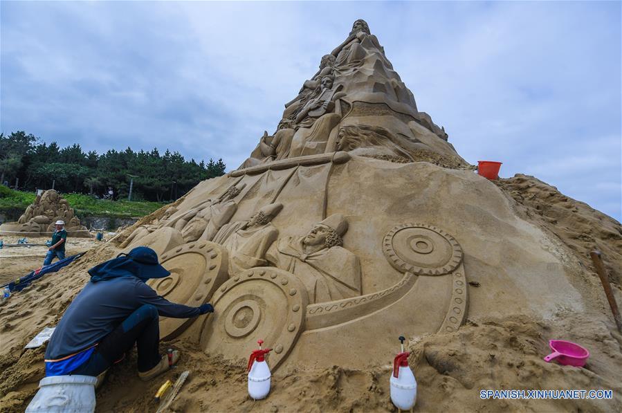 CHINA-ZHEJIANG-ESCULTURA DE ARENA-FESTIVAL-PREPARACION