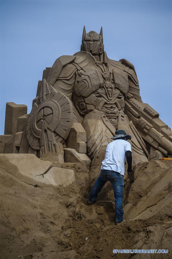 CHINA-ZHEJIANG-ESCULTURA DE ARENA-FESTIVAL-PREPARACION