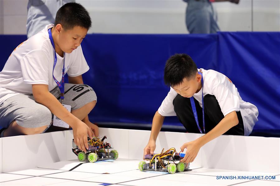 CHINA-GUIZHOU-CONCURSO DE ROBOTICA ADOLESCENTE