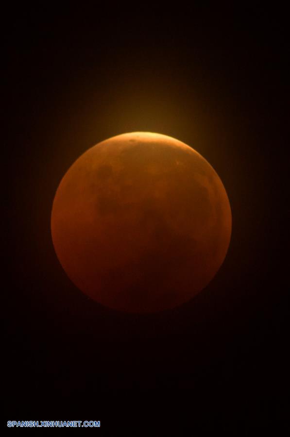 VIETNAM-TINH HAU GIANG-ECLIPSE LUNAR
