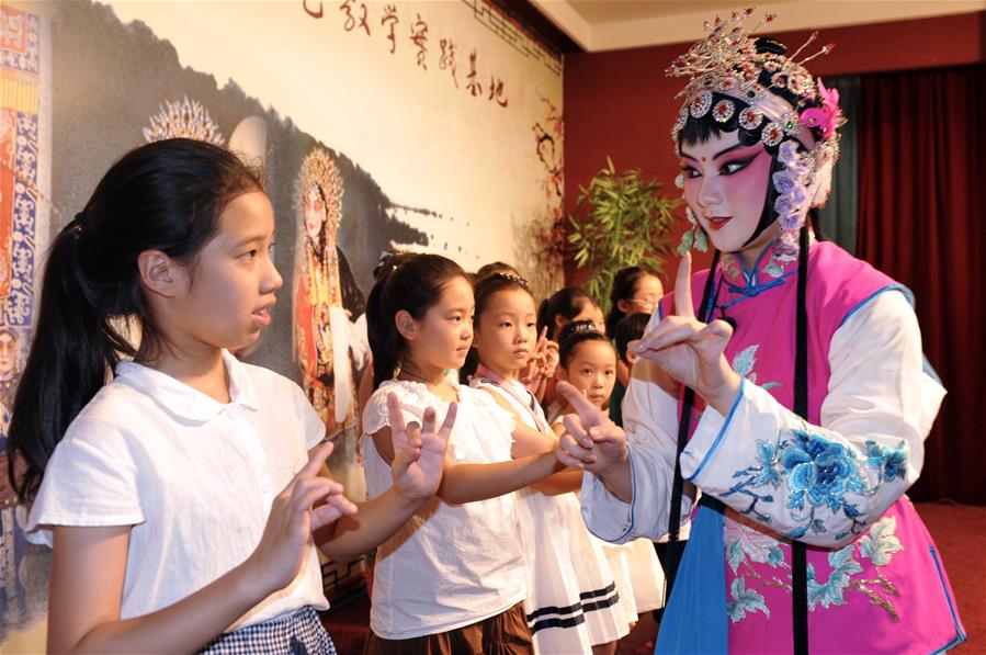 CHINA-JIANGSU-POPULARIZACION DE LA OPERA 