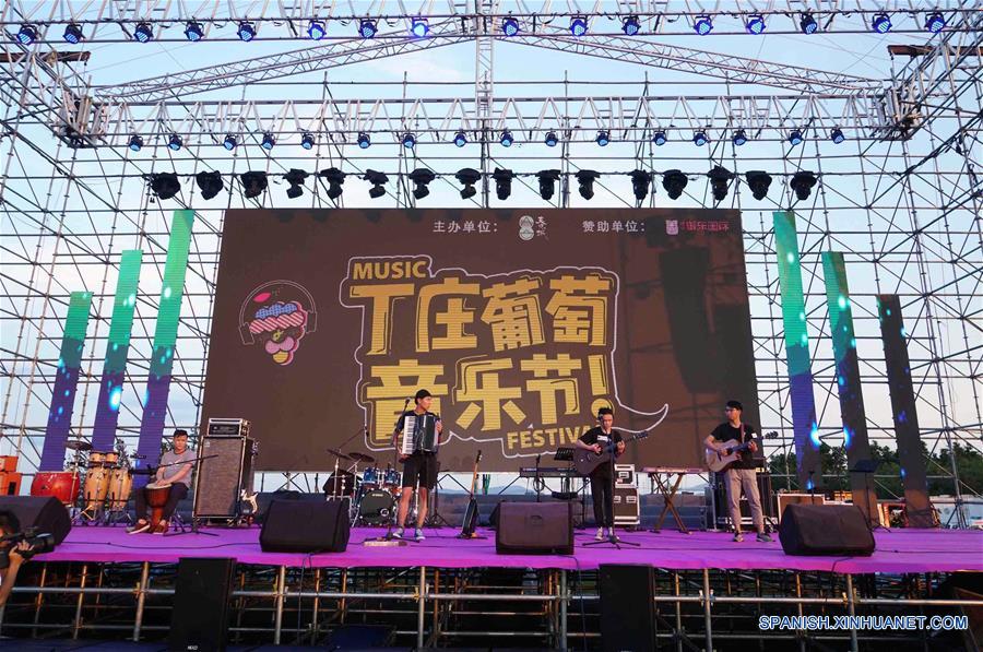 CHINA-JIANGSU-FESTIVAL MUSICAL DE LA UVA