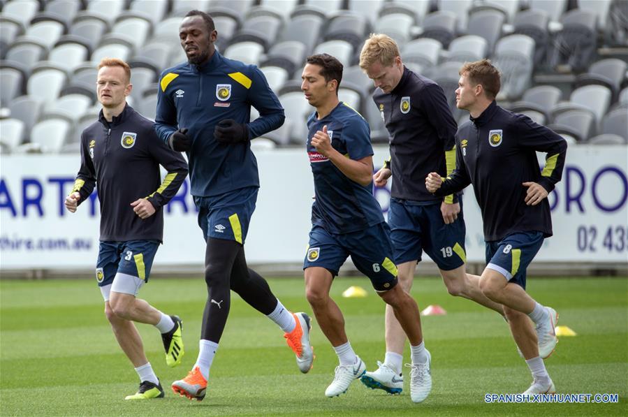 AUSTRALIA-GOSFORD-FUTBOL-ENTRENAMIENTO-BOLT