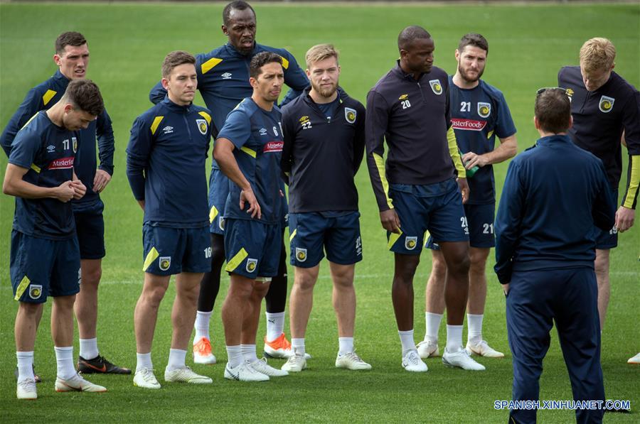 AUSTRALIA-GOSFORD-FUTBOL-ENTRENAMIENTO-BOLT