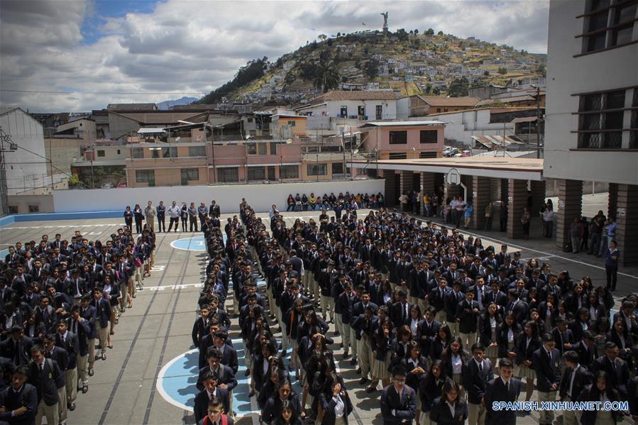 ECUADOR-QUITO-REGRESO A CLASES