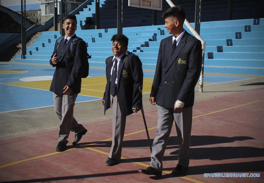 ECUADOR-QUITO-REGRESO A CLASES