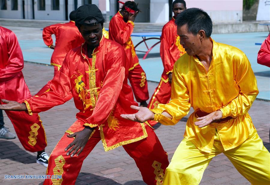 CHINA-JIANGXI-ESTUDIANTES AFRICANOS-CULTURA CHINA 