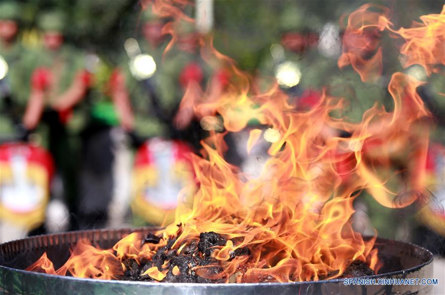MEXICO-CIUDAD DE MEXICO-CEREMONIA DE INCINERACION DE BANDERA 