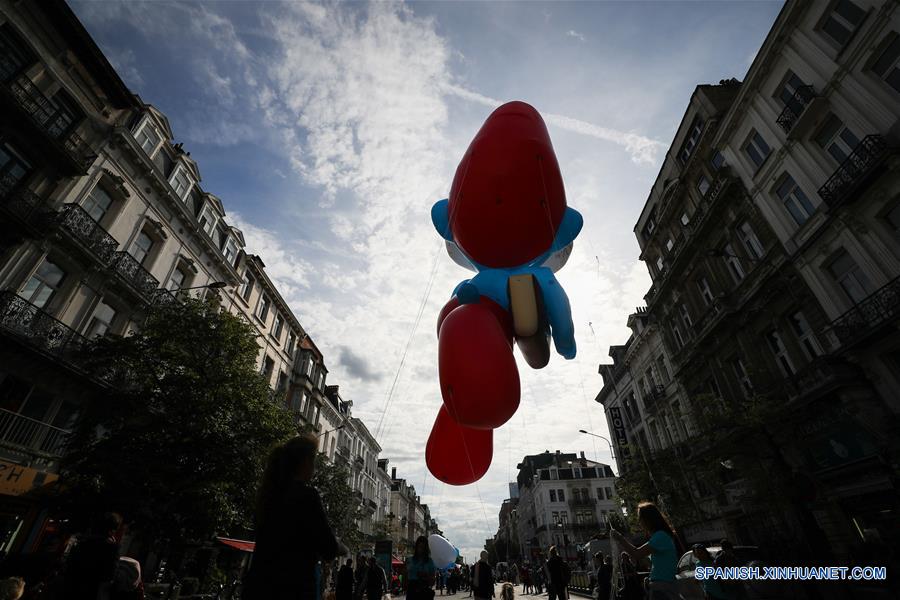 BELGICA-BRUSELAS-DESFILE-DIA DEL GLOBO