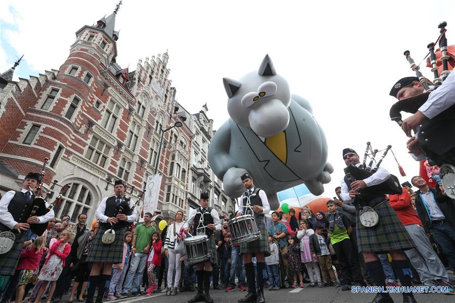 BELGICA-BRUSELAS-DESFILE-DIA DEL GLOBO